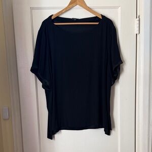 Universal Standard Black Short-Sleeve Scoop Neck Top